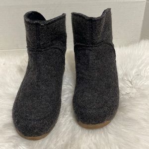 emu boots pull on short wool size 5